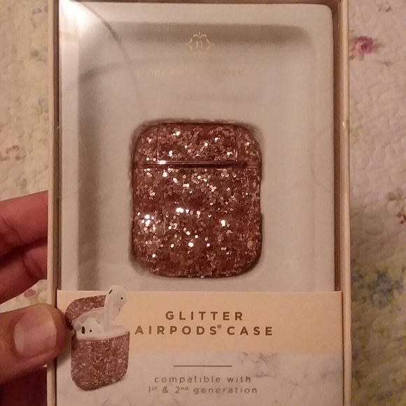 Nanette Lepore Accessories - NANETTE Lepore Glitter Airpod CASE